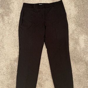 Black with white pinstripe dress pants from Express. Great condition. Size 10.